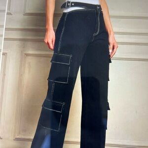 Button  closure cargo pocket denim pants.